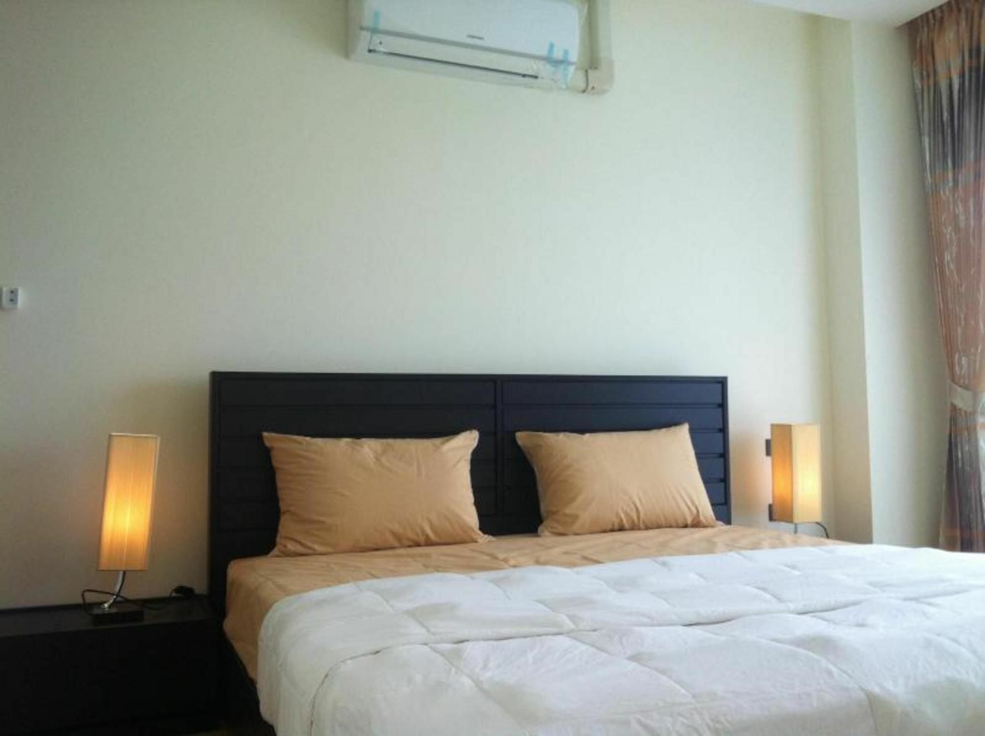Апартаменты Goldstone Residency Patong , Phuket Экстерьер фото