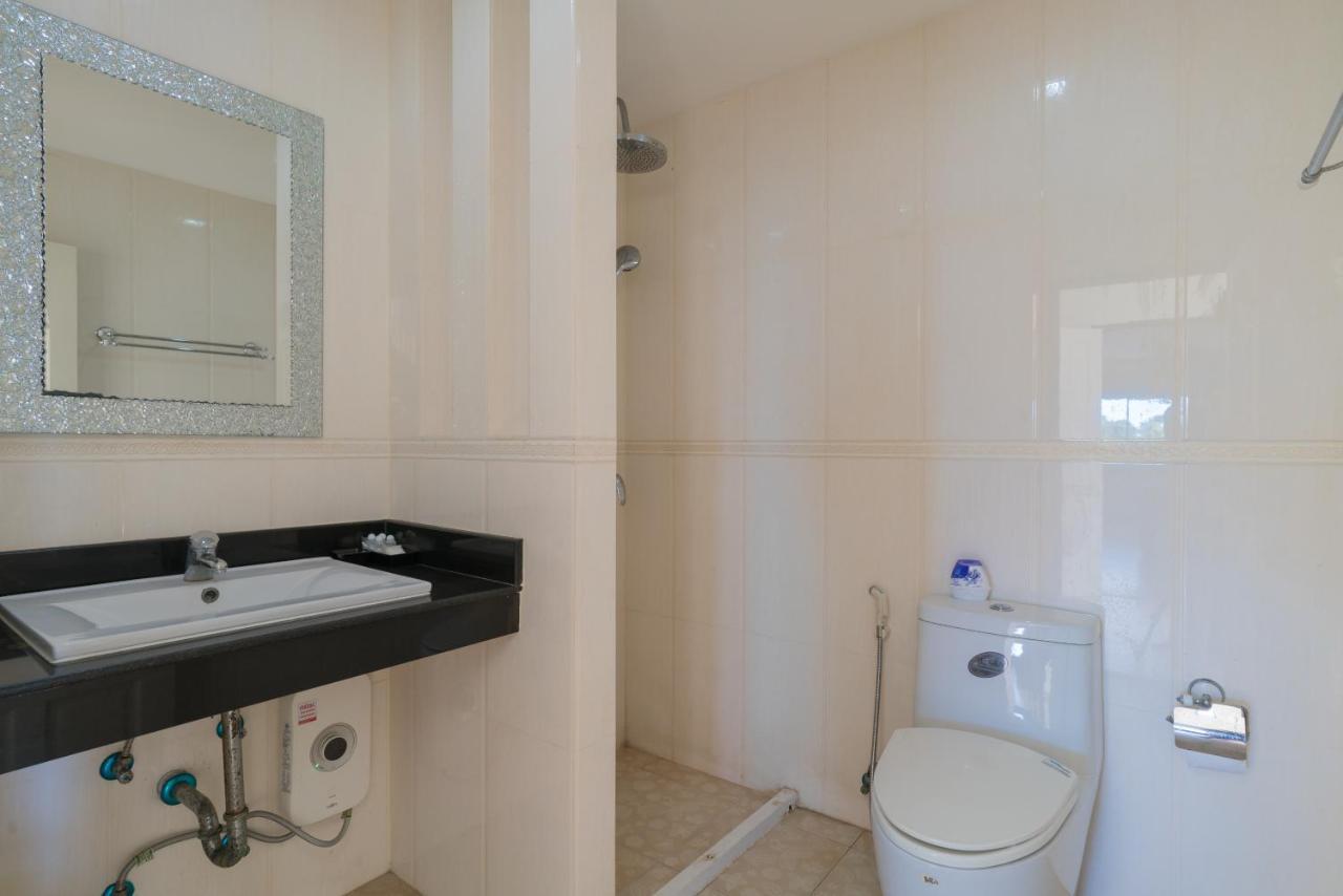 Апартаменты Goldstone Residency Patong , Phuket Экстерьер фото
