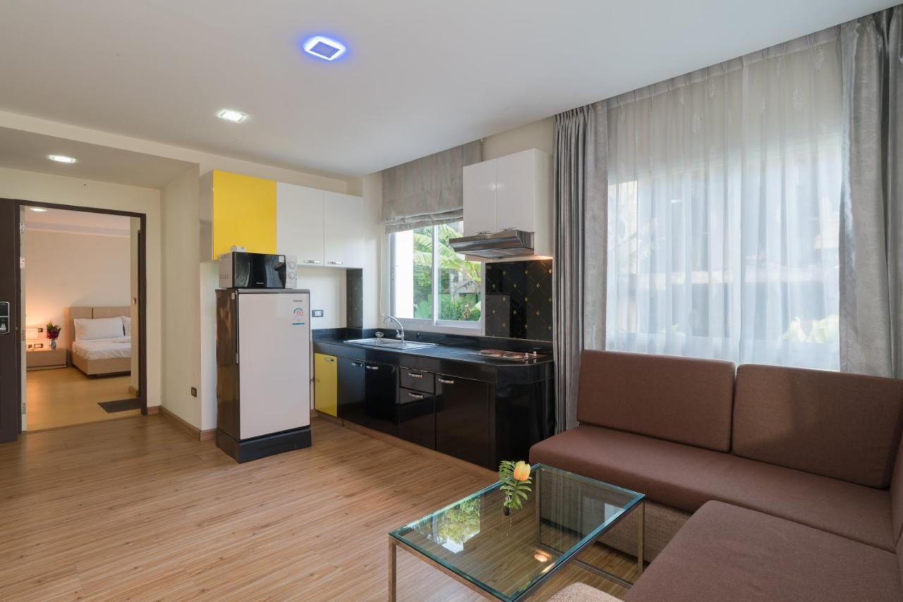 Апартаменты Goldstone Residency Patong , Phuket Экстерьер фото